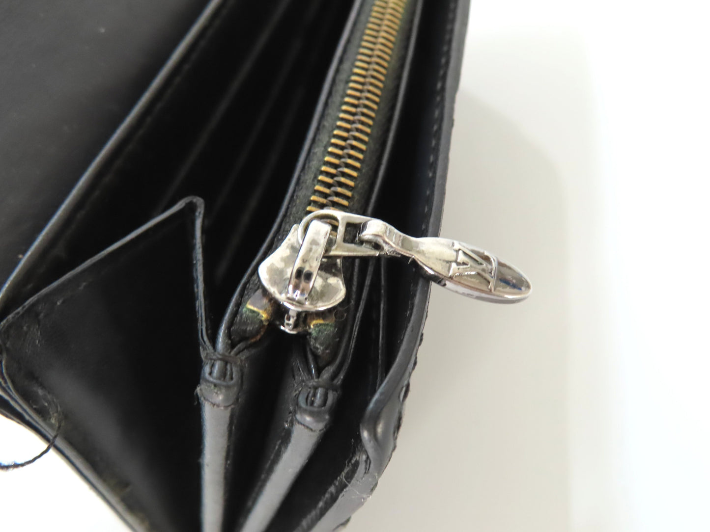 LOUIS VUITTON Vernis Long Wallet in Black