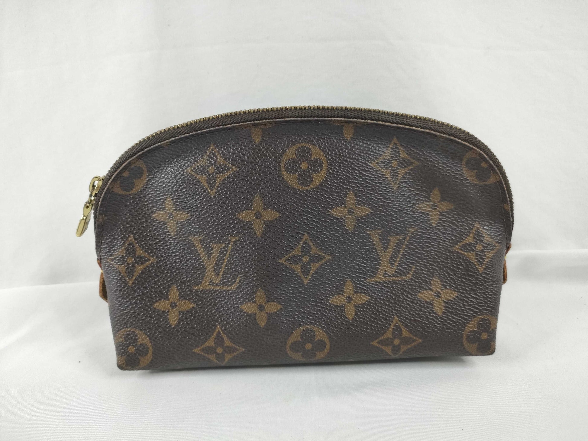 LOUIS VUITTON [Serial Number] Unconfirmed Monogram Louis Vuitton Monogram Pouch