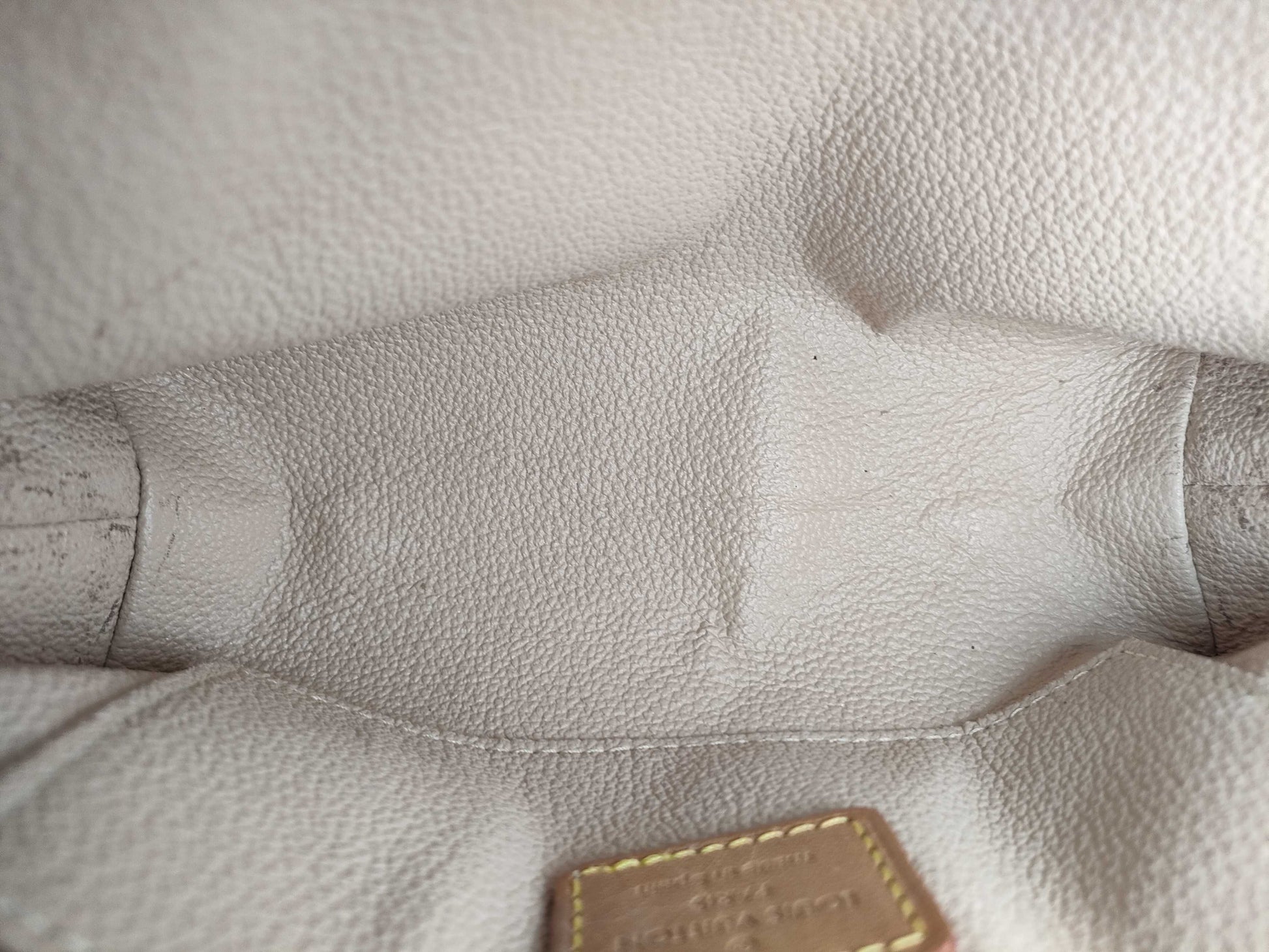 LOUIS VUITTON [Serial Number] Unconfirmed Monogram Louis Vuitton Monogram Pouch