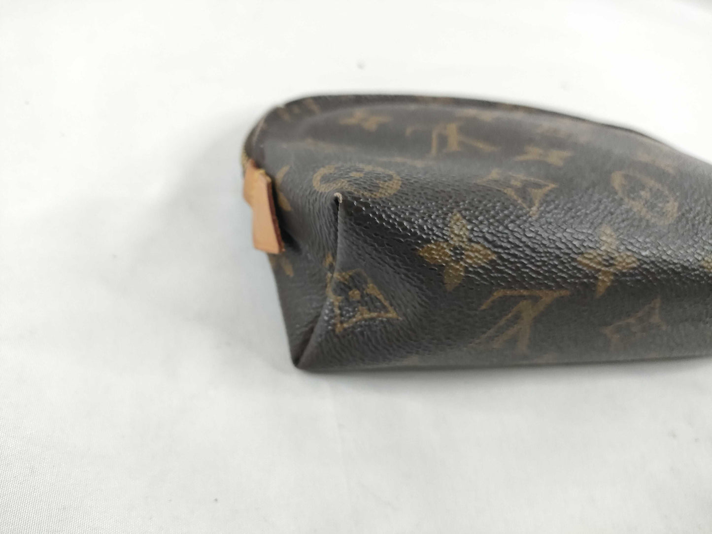 LOUIS VUITTON [Serial Number] Unconfirmed Monogram Louis Vuitton Monogram Pouch