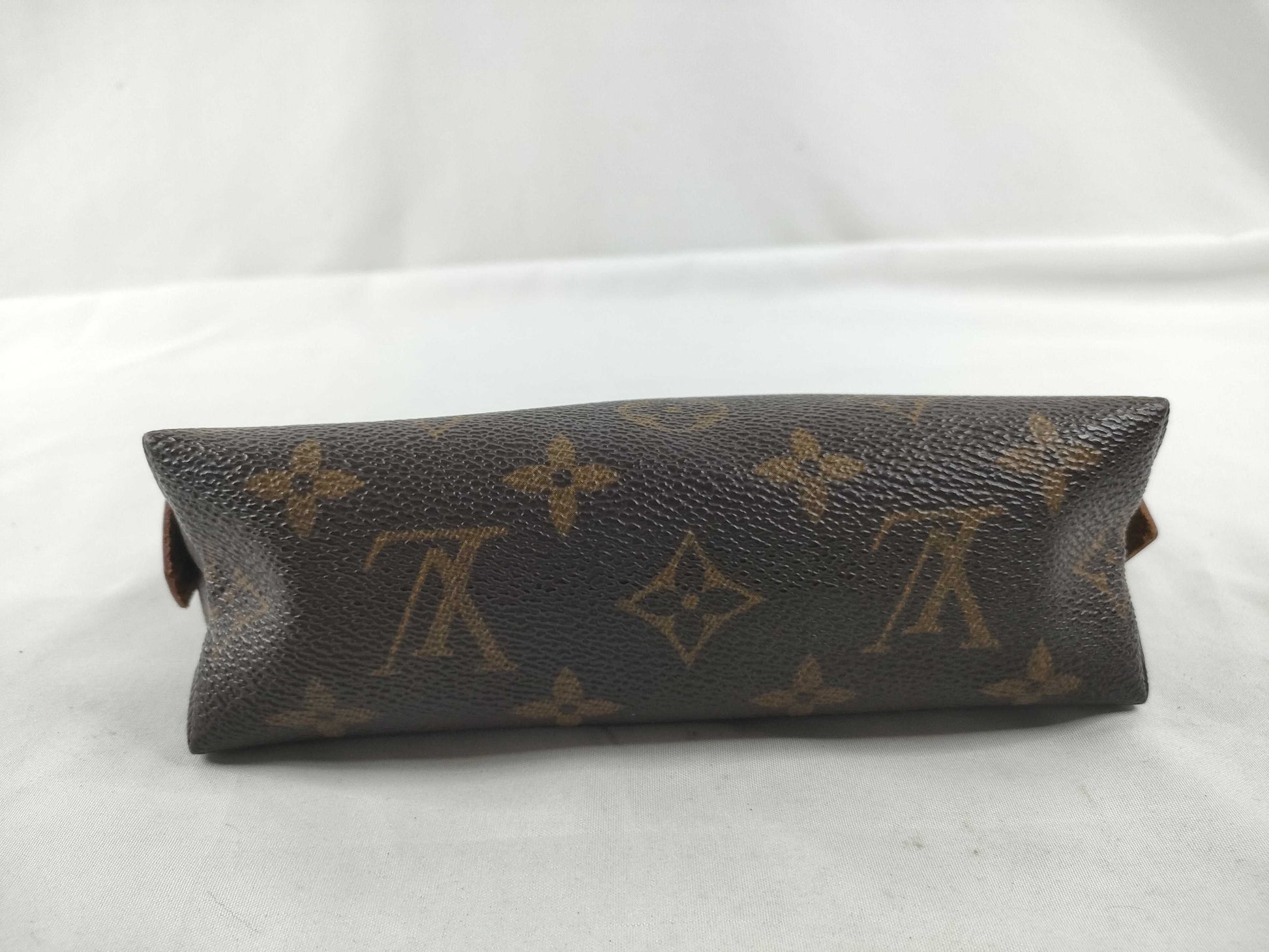 LOUIS VUITTON [Serial Number] Unconfirmed Monogram Louis Vuitton Monogram Pouch