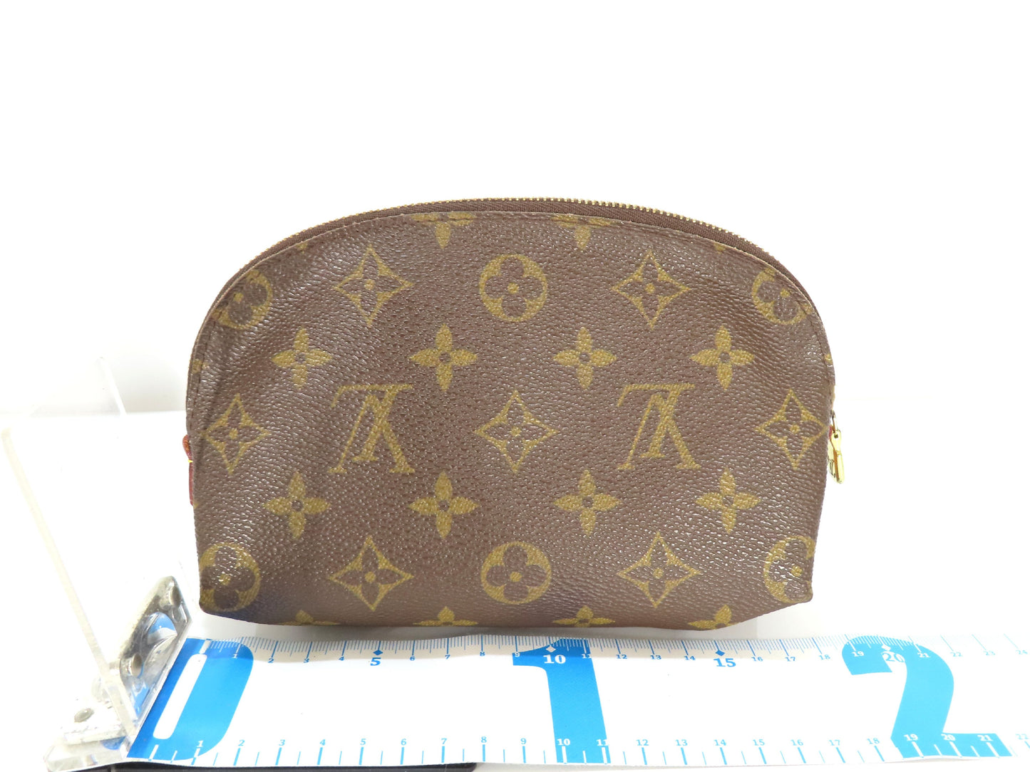 LOUIS VUITTON Monogram Louis Vuitton Monogram Pouch Pouch