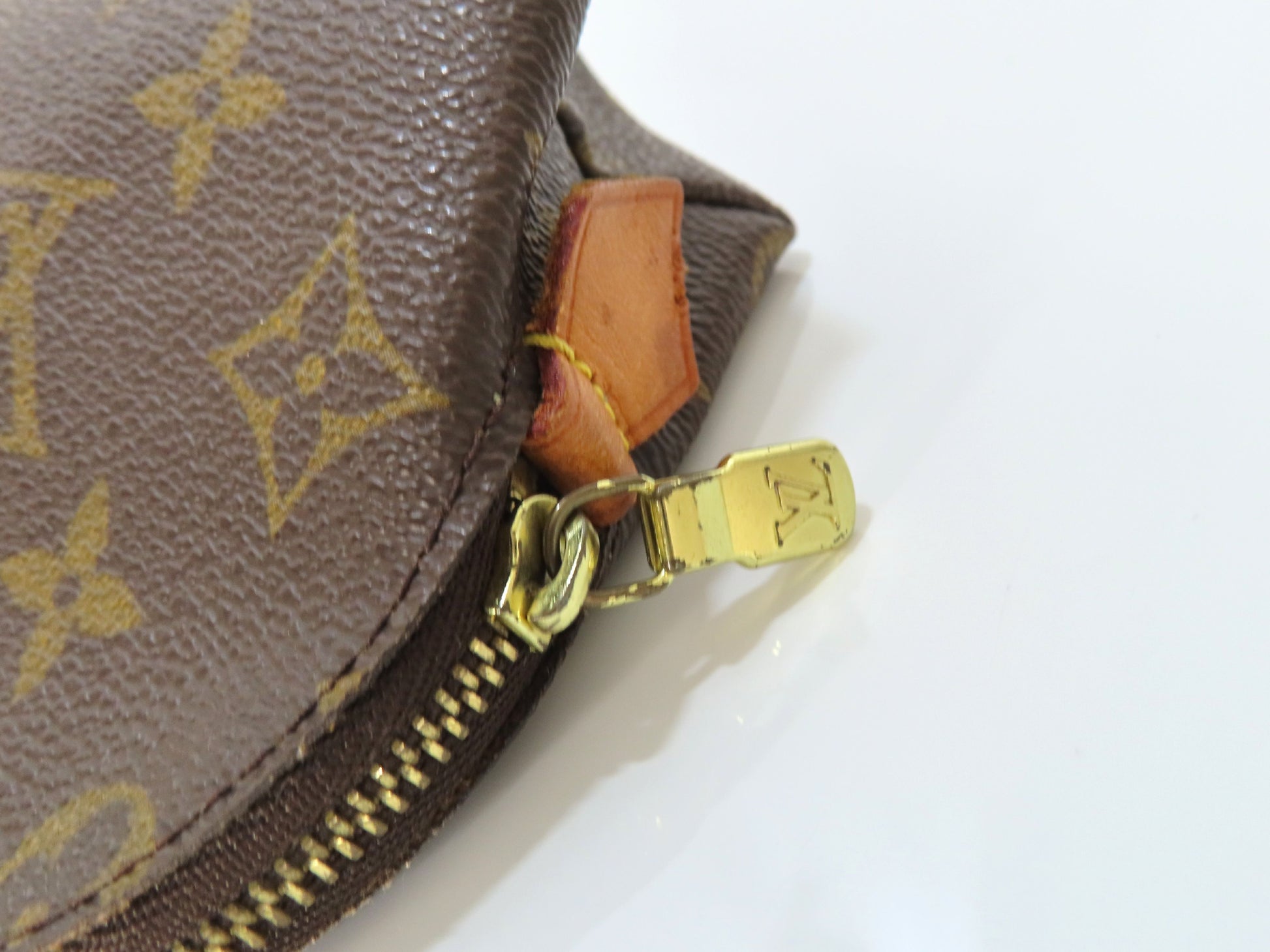 LOUIS VUITTON Monogram Louis Vuitton Monogram Pouch Pouch