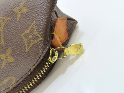 LOUIS VUITTON Monogram Louis Vuitton Monogram Pouch Pouch