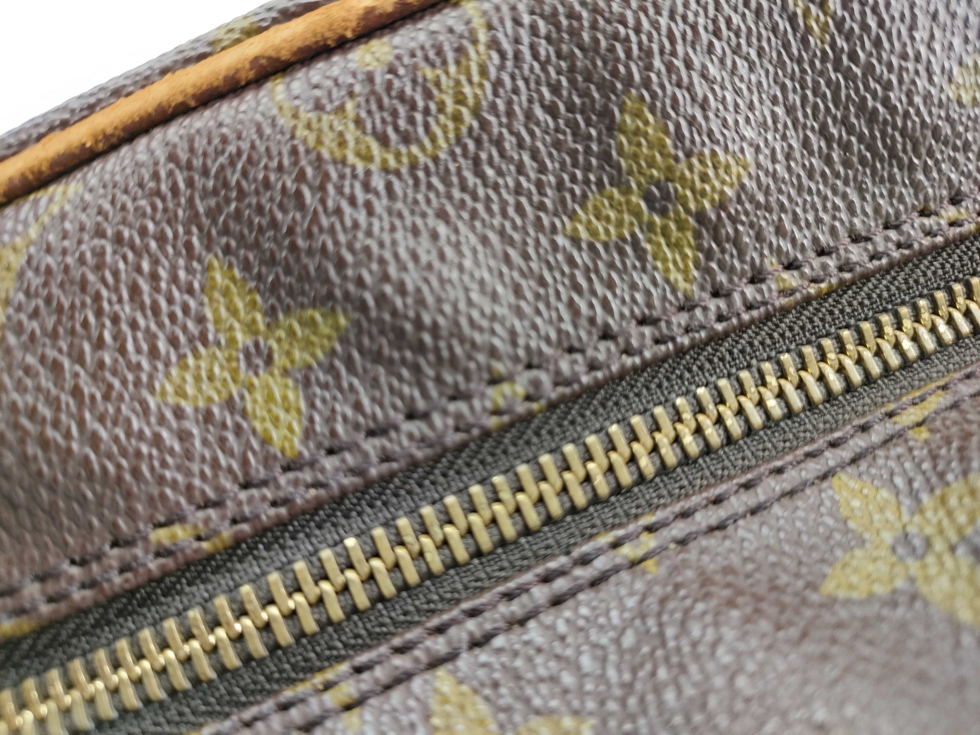 LOUIS VUITTON Monogram Migratour Shoulder Bag