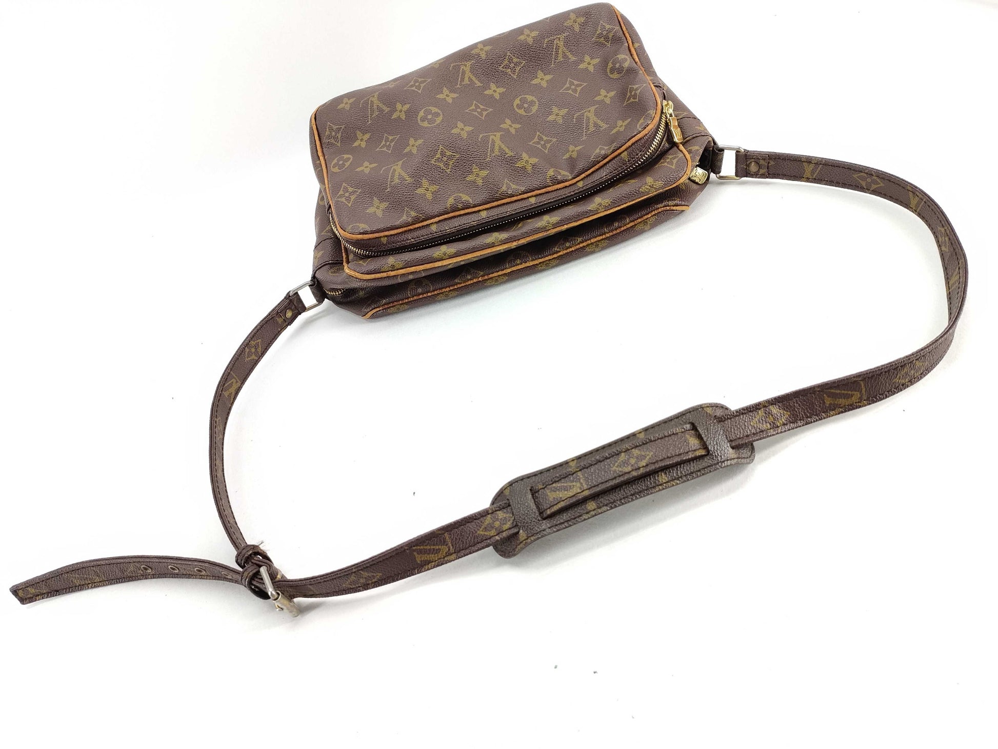 LOUIS VUITTON Monogram Migratour Shoulder Bag
