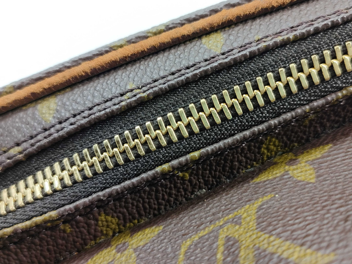 LOUIS VUITTON Monogram Migratour Shoulder Bag