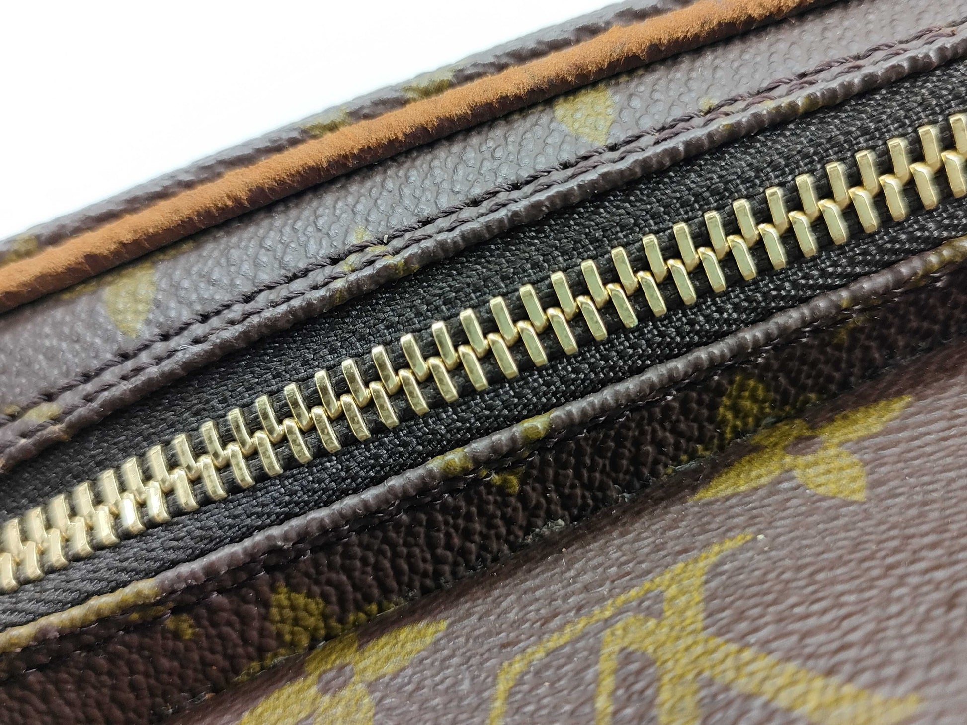 LOUIS VUITTON Monogram Migratour Shoulder Bag