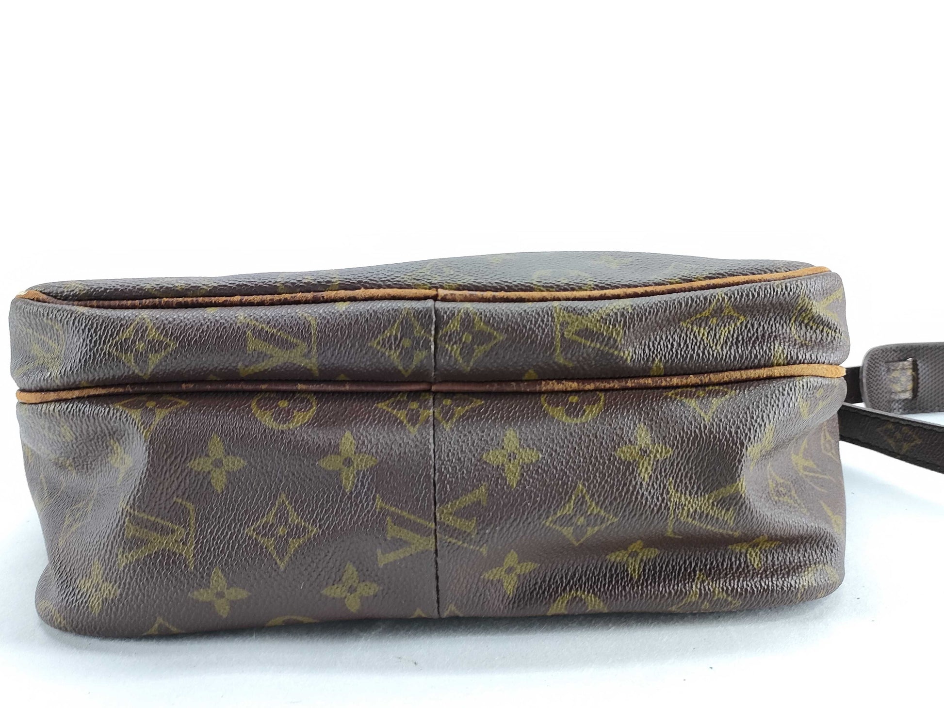 LOUIS VUITTON Monogram Migratour Shoulder Bag