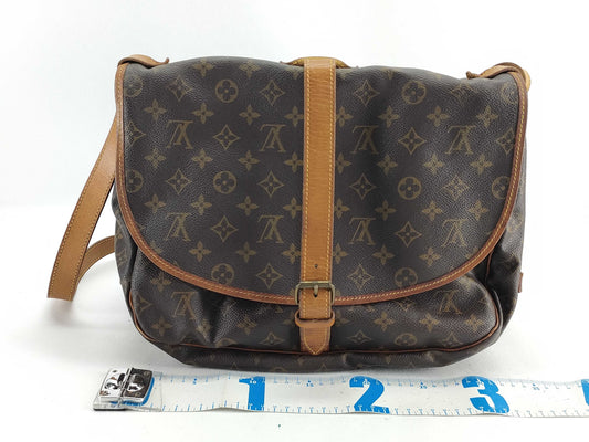 LOUIS VUITTON RFID Unverified AR0942 Monogram Louis Vuitton Saumur Shoulder Bag