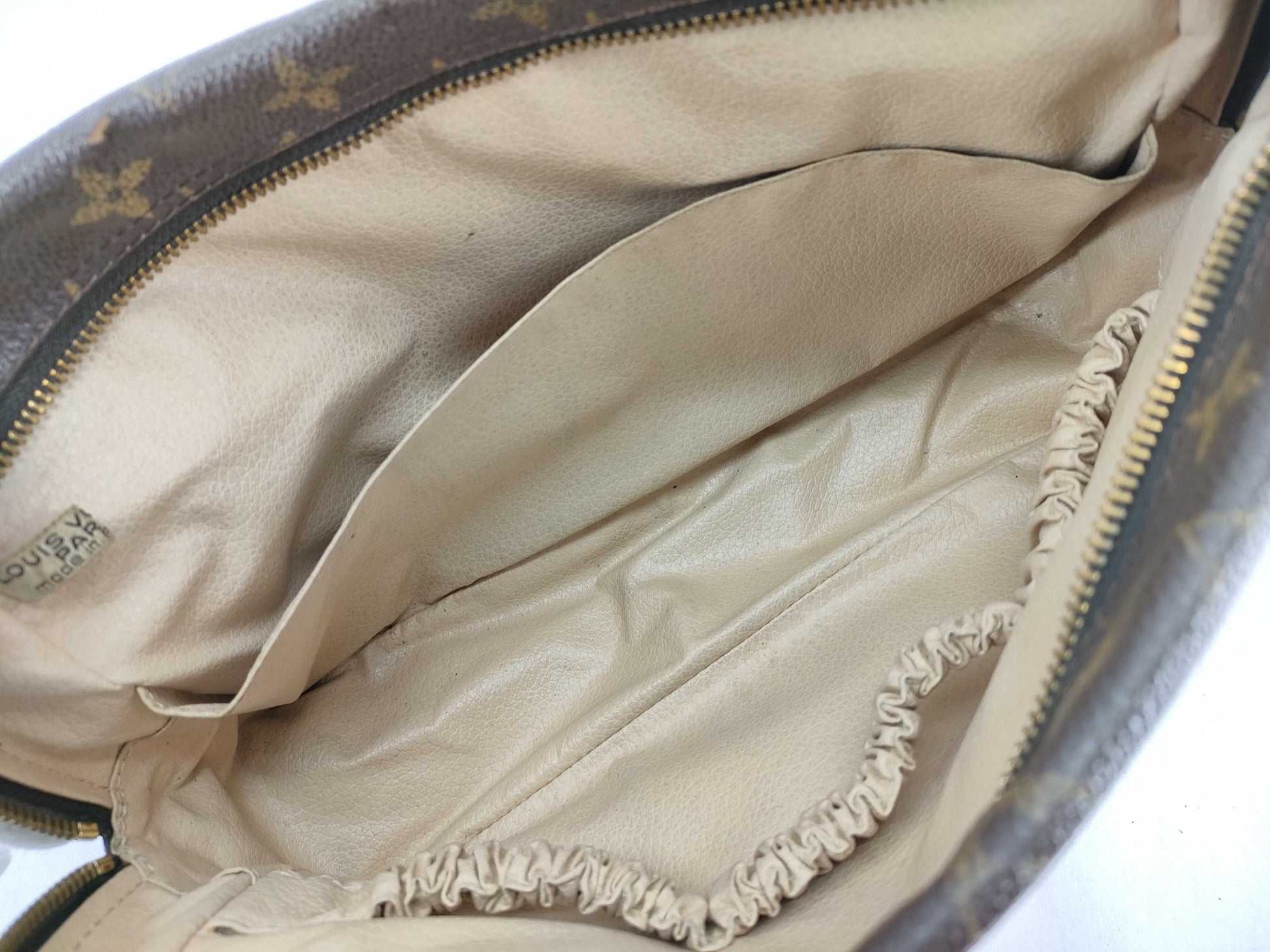 LOUIS VUITTON Monogram True Towel Second Bag