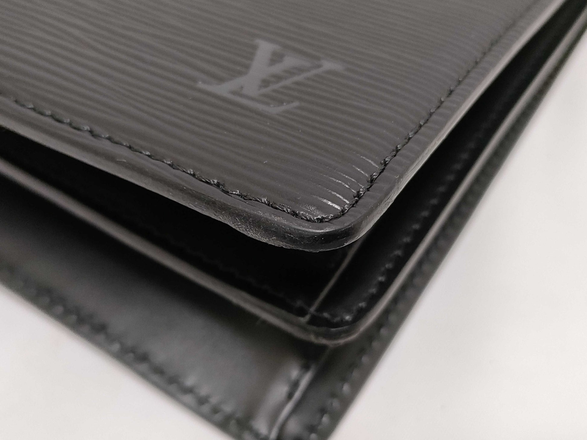 LOUIS VUITTON RFID Unverifiable Epi Capuchin Monogram Handbag