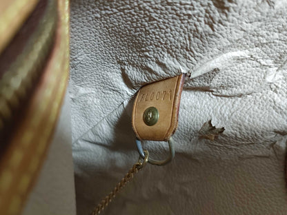 LOUIS VUITTON Monogram Bucket GM Pouch Handbag