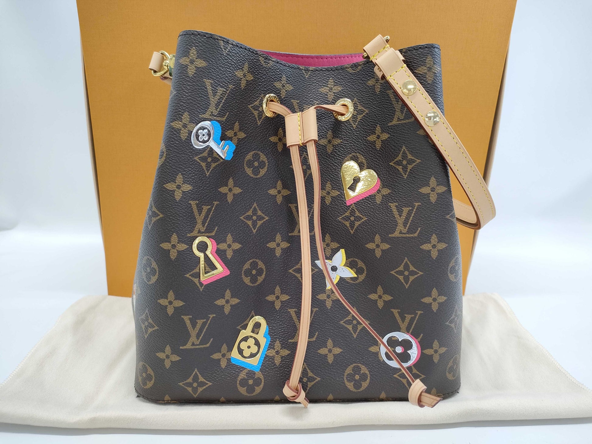 LOUIS VUITTON Monogram NeoNoe Lovelock M44369/RFID Shoulder Bag