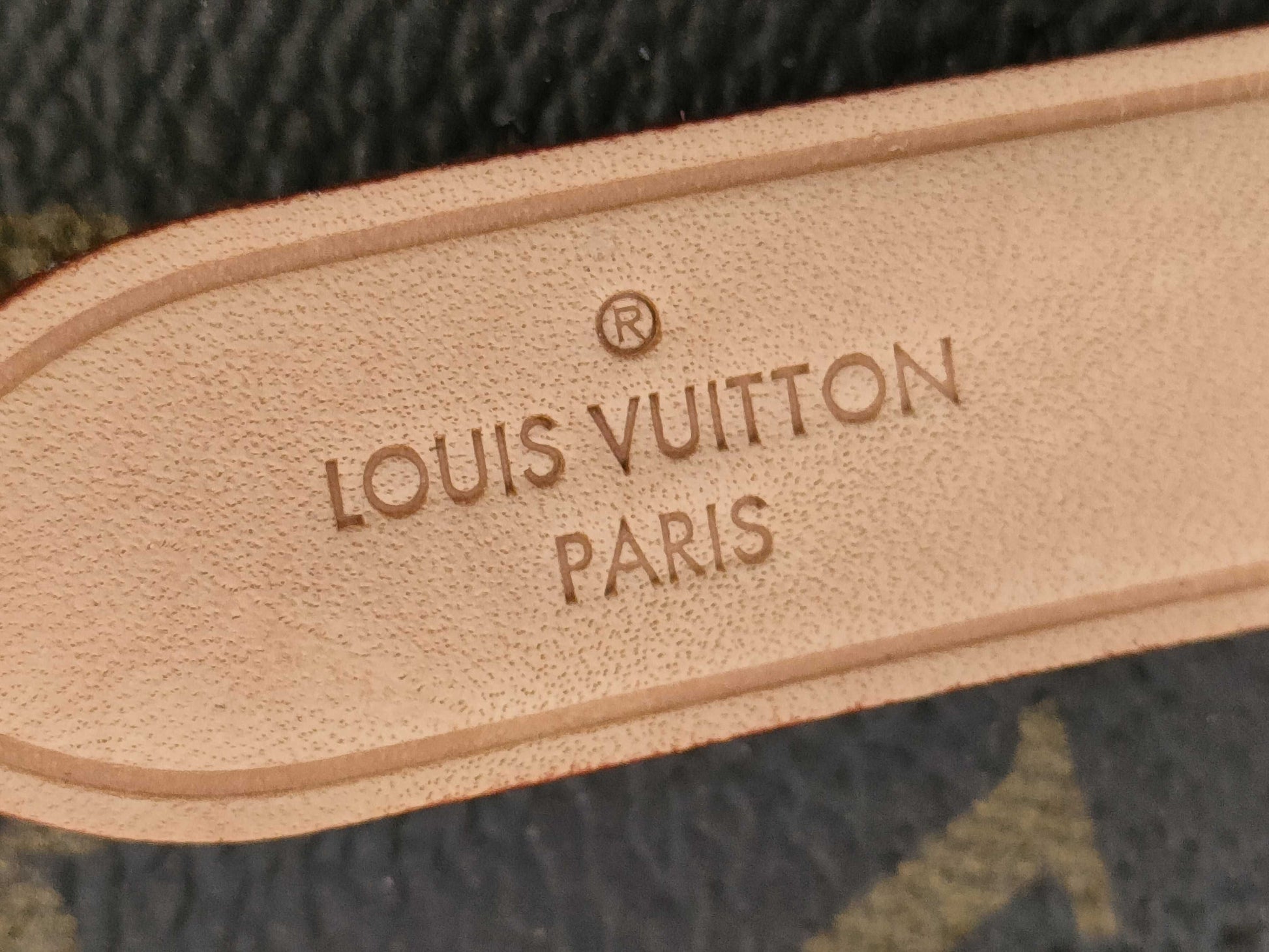 LOUIS VUITTON Monogram NeoNoe Lovelock M44369/RFID Shoulder Bag