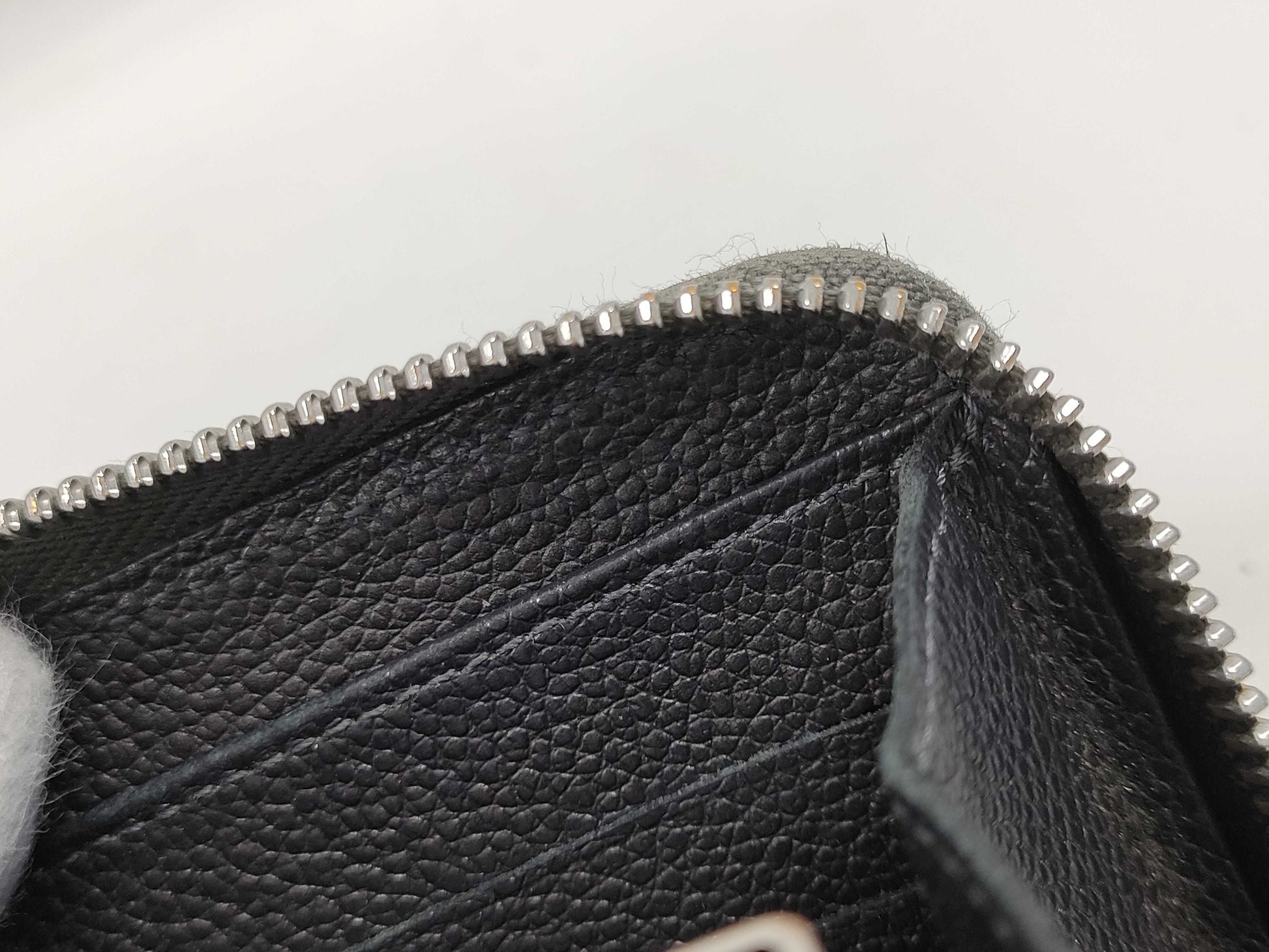 LOUIS VUITTON Monogram Empreinte Zippy Wallet M62209/SP0116 Wallet