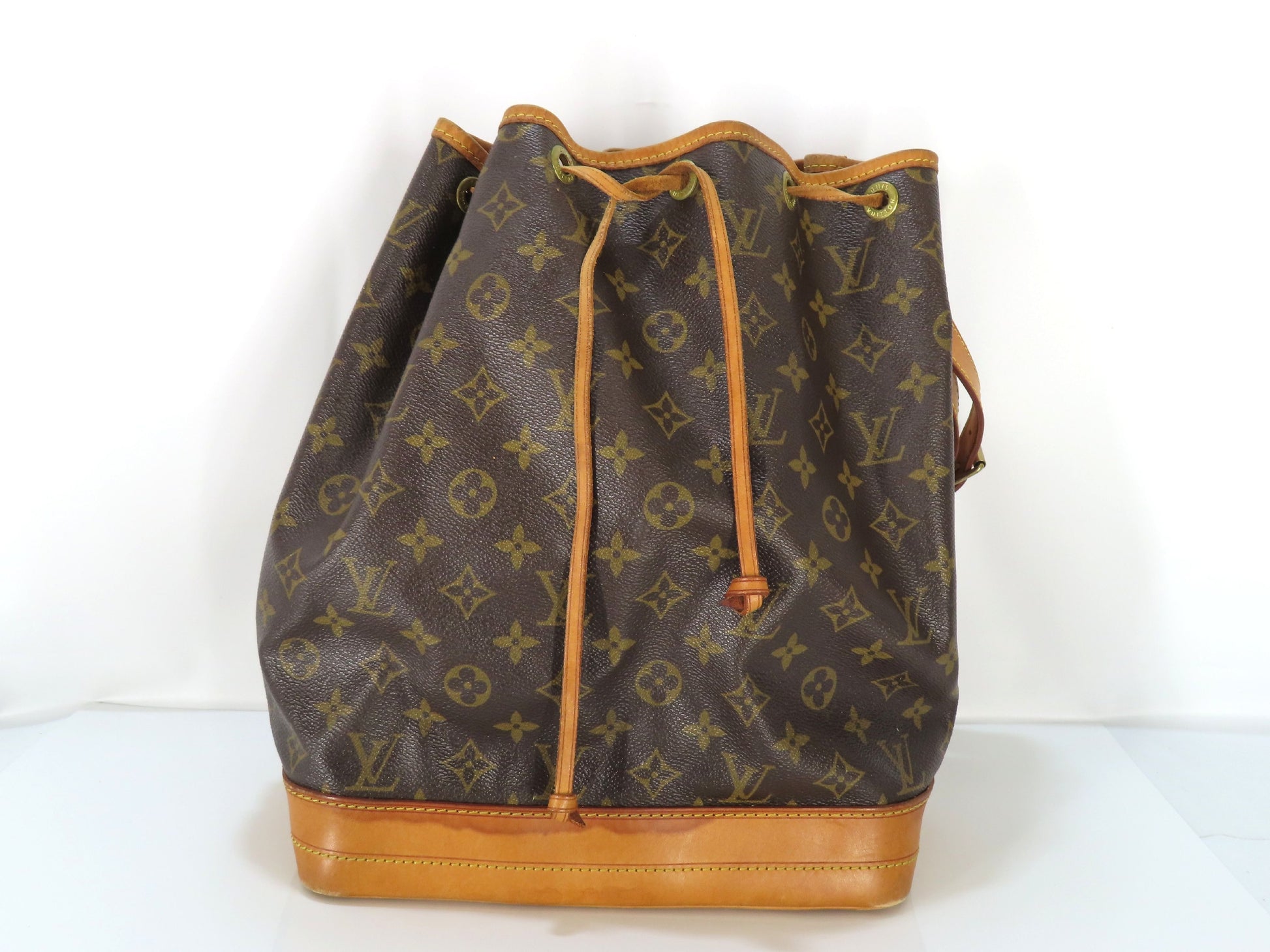 LOUIS VUITTON Monogram Noe SP1905 Shoulder Bag