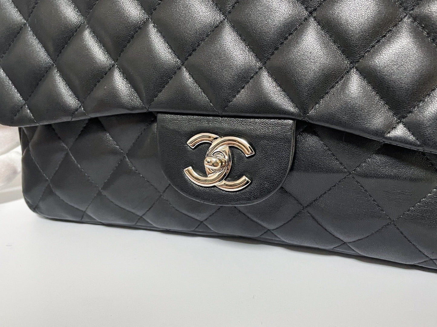 CHANEL Deca Matelasse 30 Lambskin Silver Hardware Seal Shoulder Bag