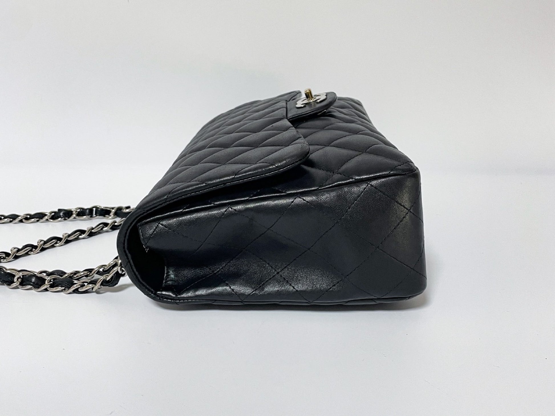 CHANEL Deca Matelasse 30 Lambskin Silver Hardware Seal Shoulder Bag