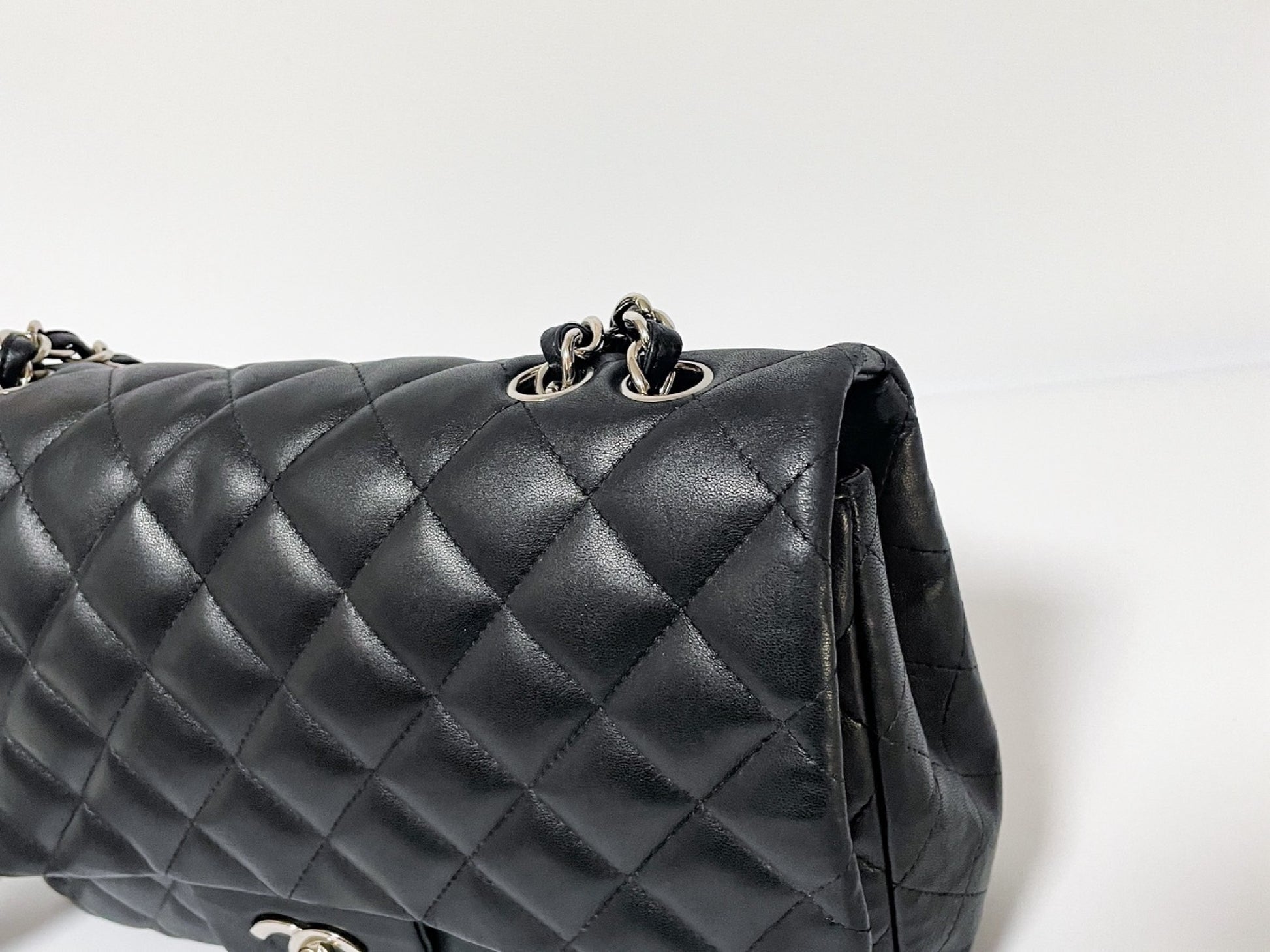 CHANEL Deca Matelasse 30 Lambskin Silver Hardware Seal Shoulder Bag