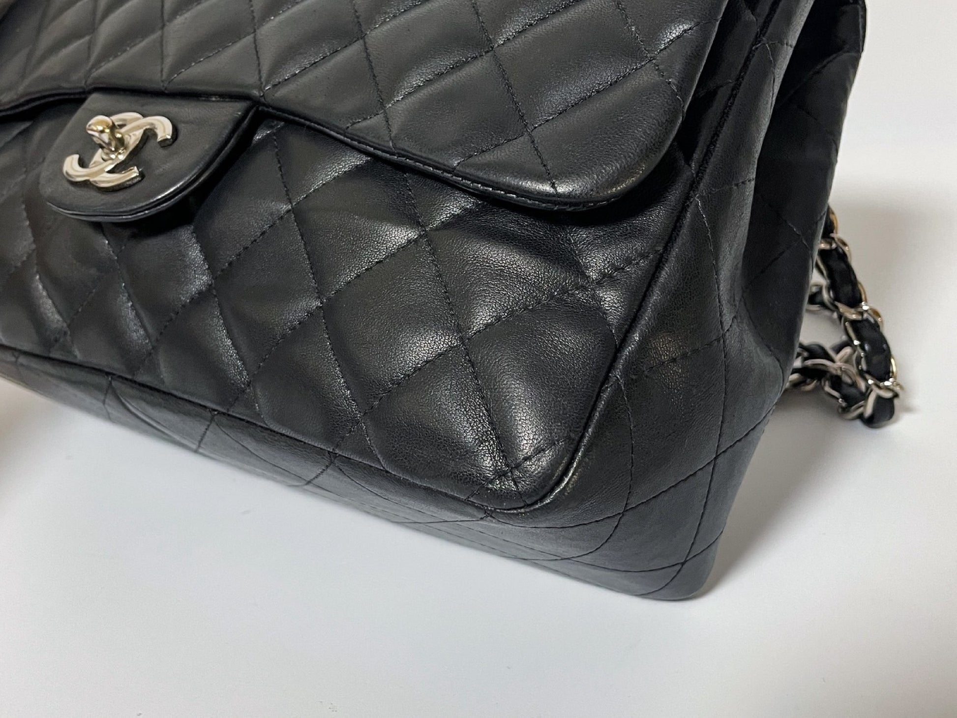 CHANEL Deca Matelasse 30 Lambskin Silver Hardware Seal Shoulder Bag