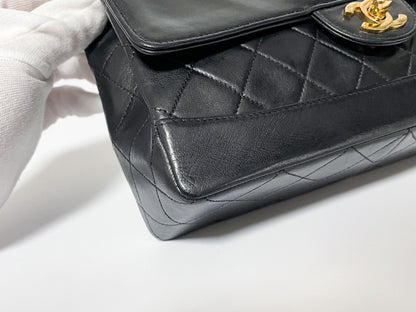 CHANEL Matelasse Lambskin Shoulder Bag with Seal