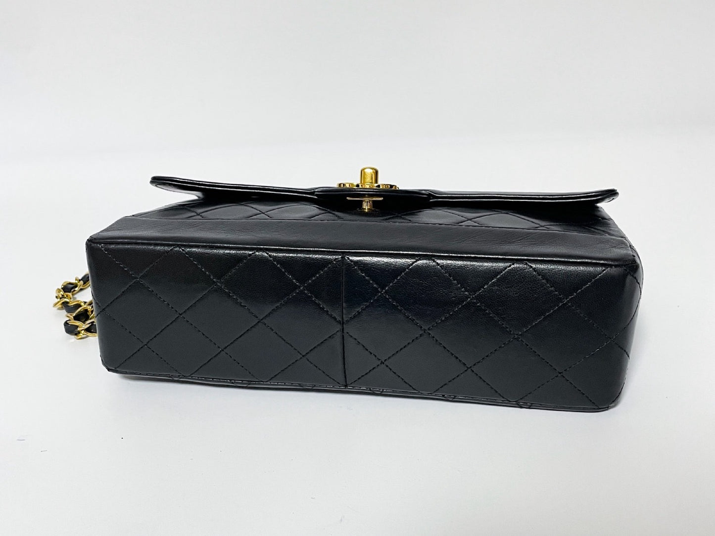CHANEL Matelasse Lambskin Shoulder Bag with Seal