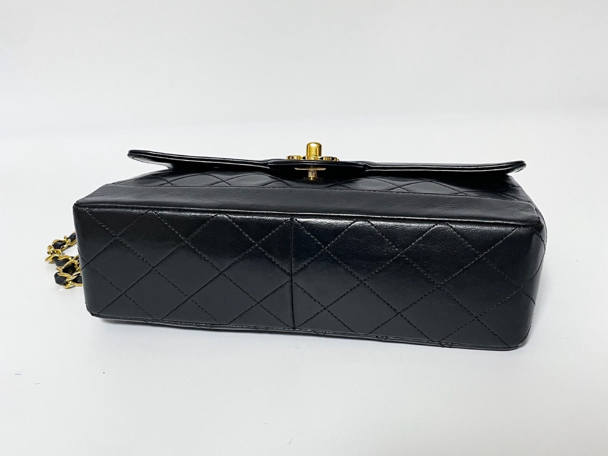 CHANEL Matelasse Lambskin Shoulder Bag with Seal