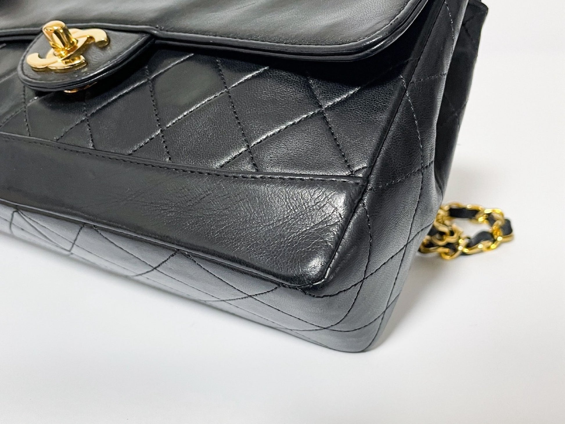 CHANEL Matelasse Lambskin Shoulder Bag with Seal