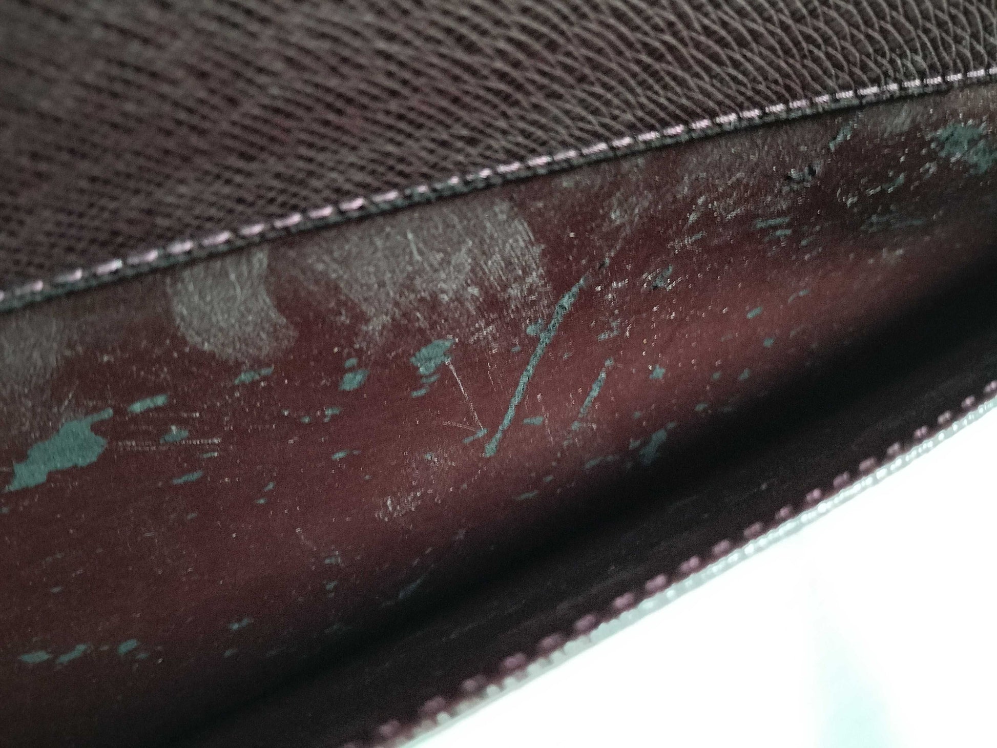 LOUIS VUITTON RFID Unconfirmed MI0957 Taiga LV Taiga Business Bag
