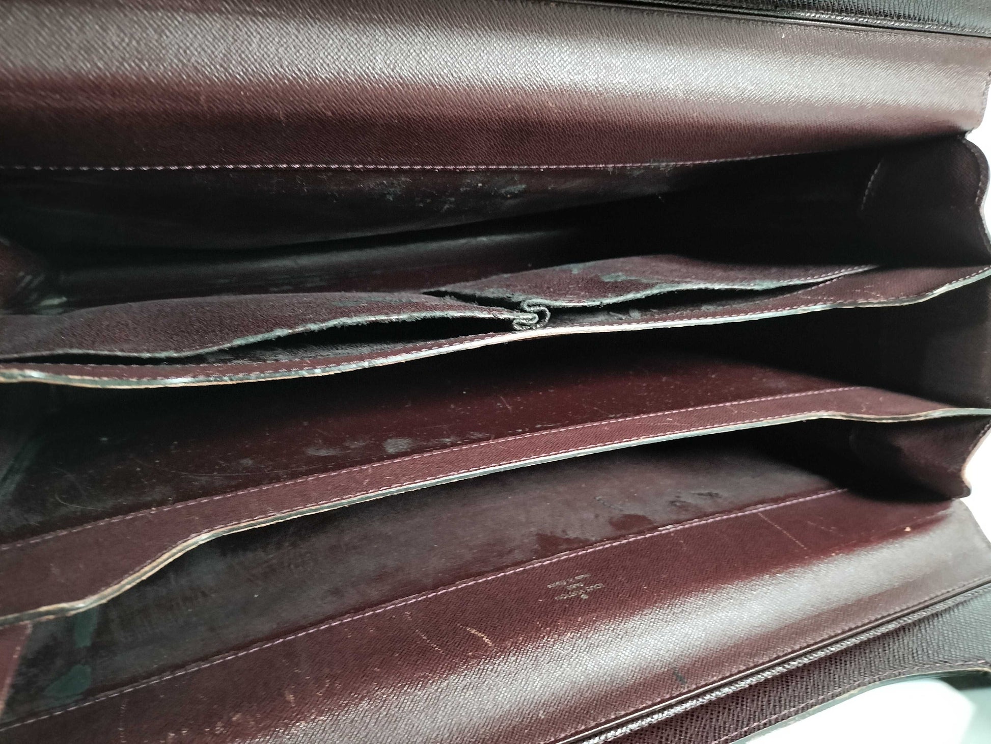 LOUIS VUITTON RFID Unconfirmed MI0957 Taiga LV Taiga Business Bag