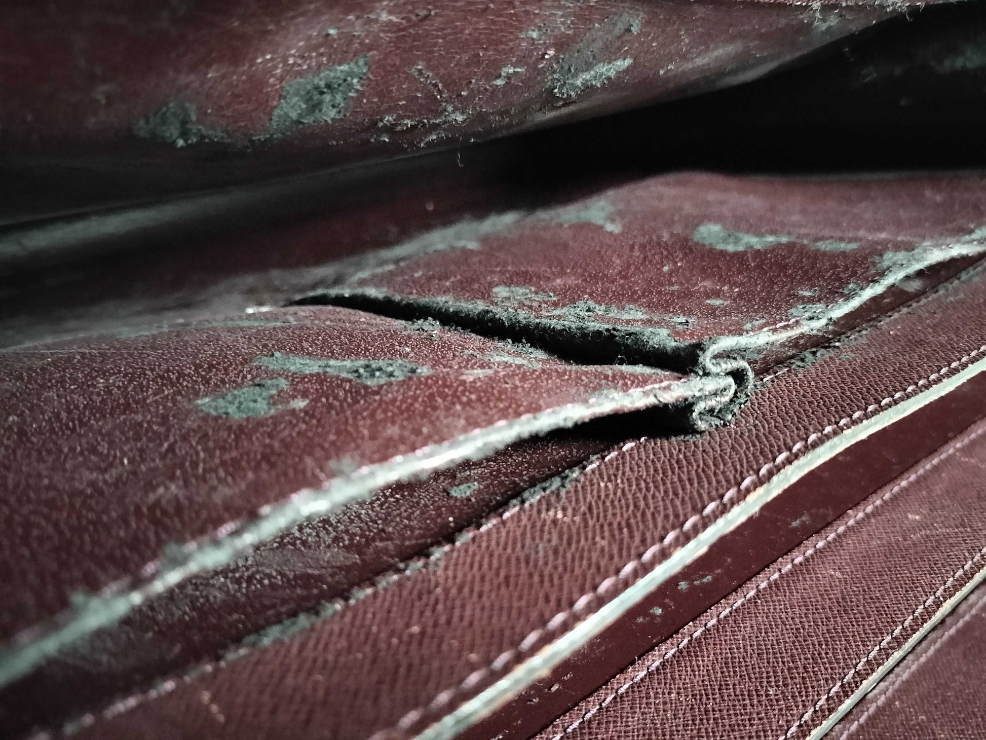 LOUIS VUITTON RFID Unconfirmed MI0957 Taiga LV Taiga Business Bag