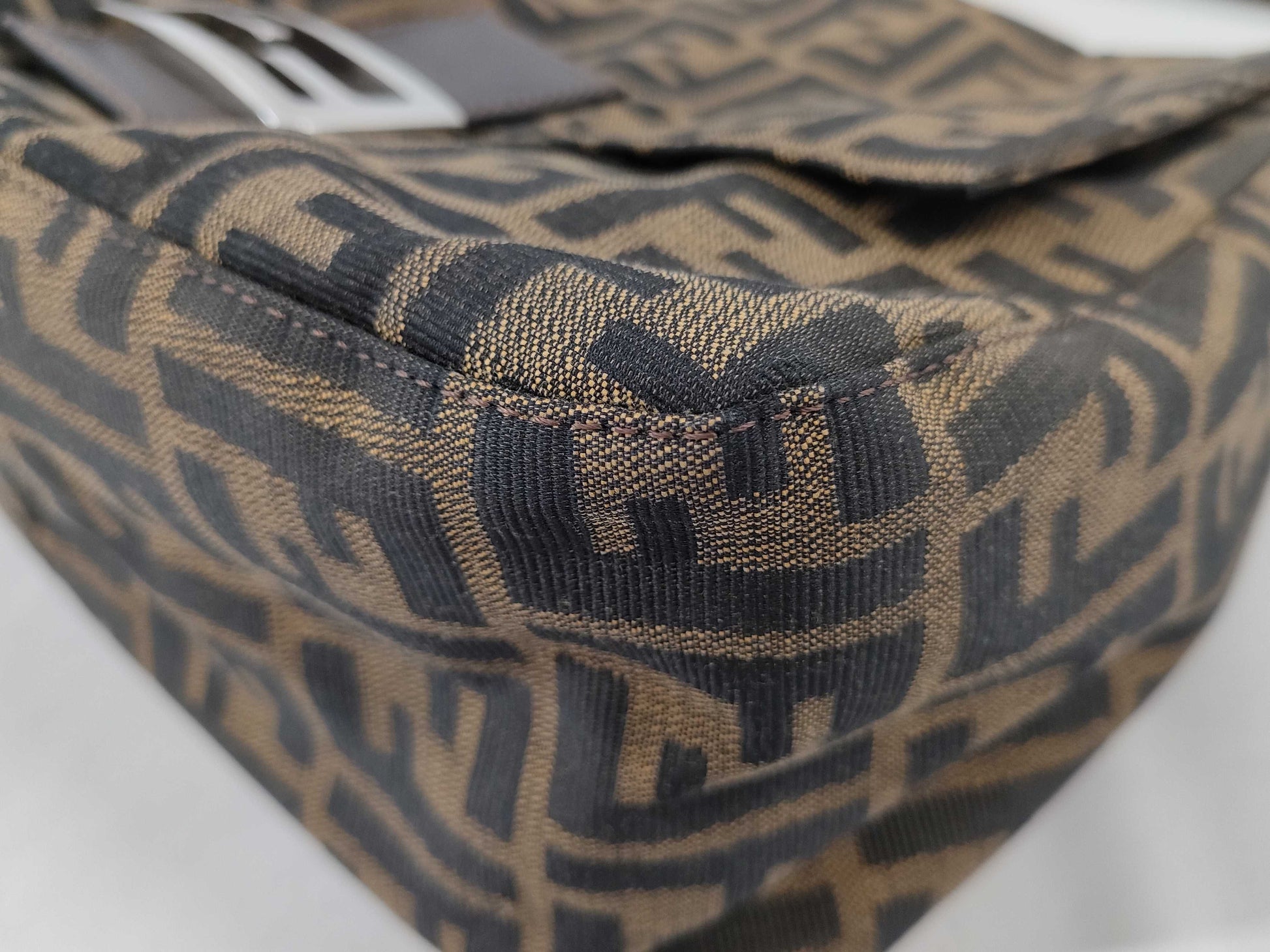 FENDI Mamma Bucket Shoulder Bag