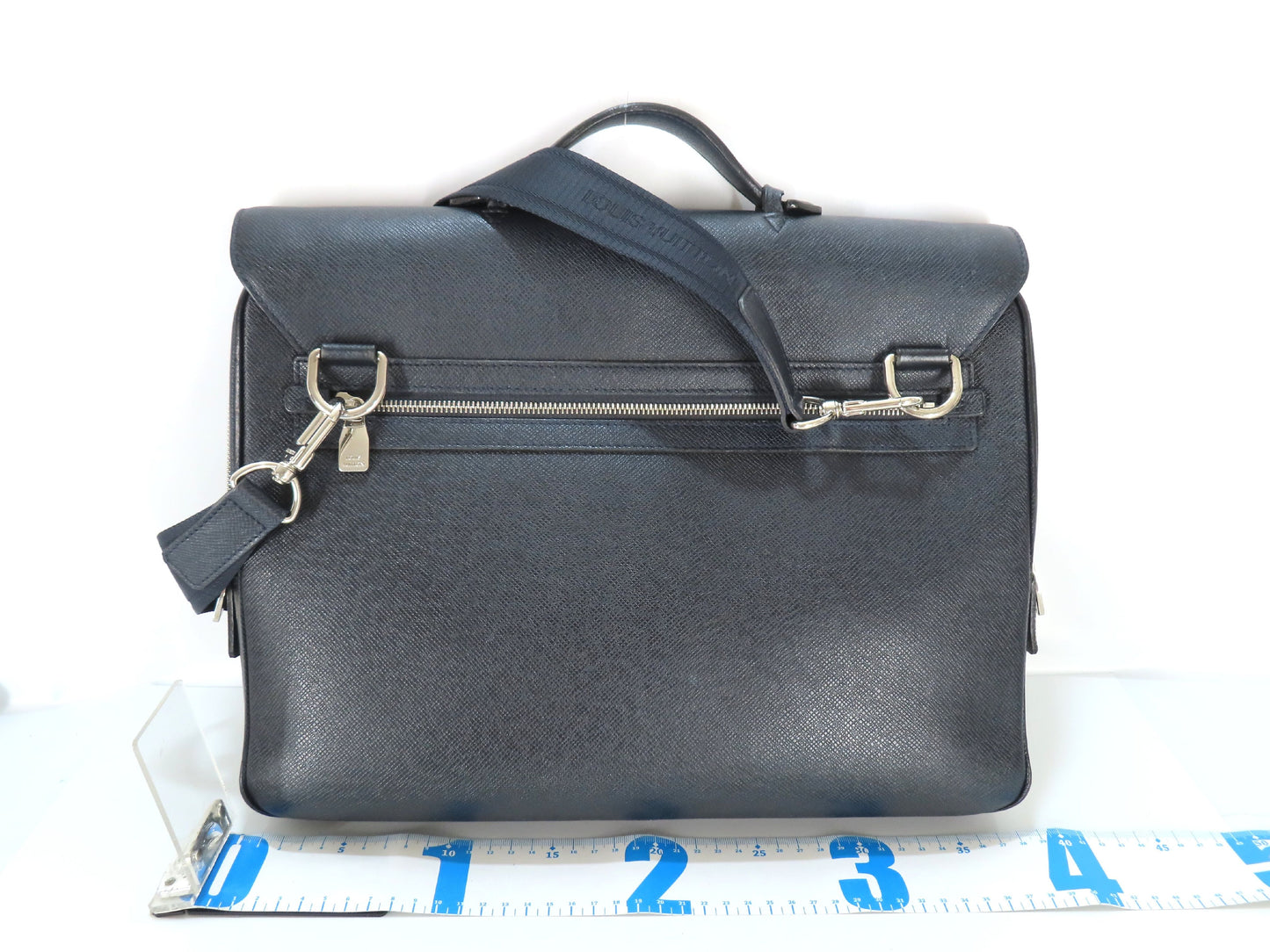 LOUIS VUITTON Vassili PM Taiga Leather 2-Way Business Bag