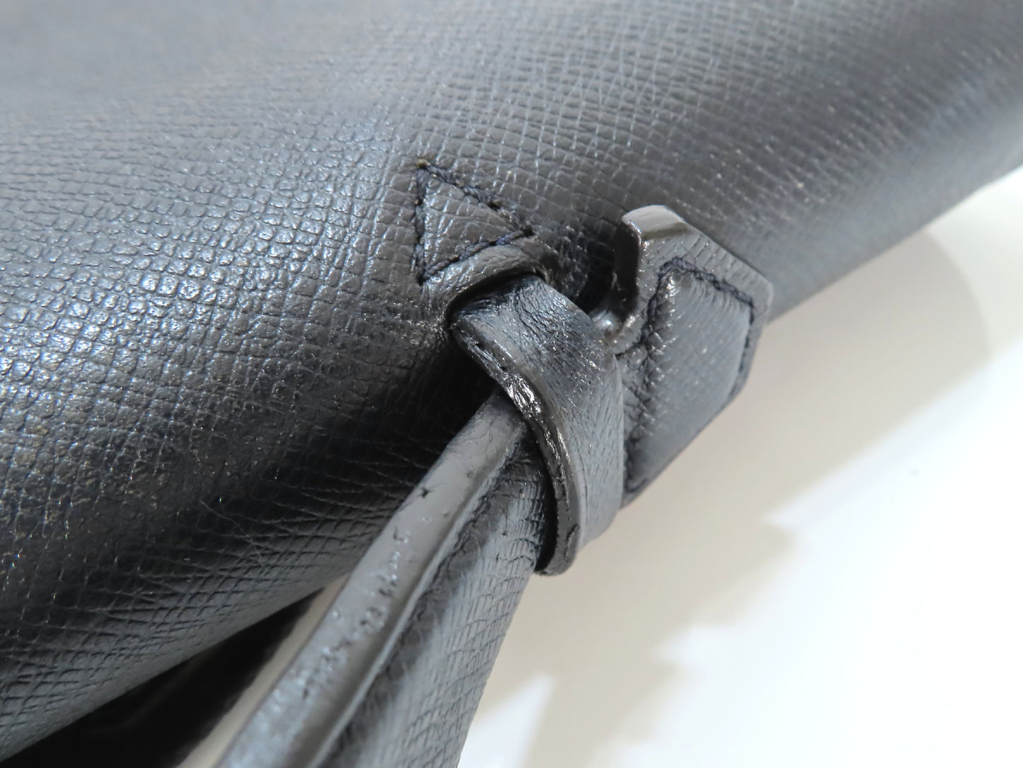 LOUIS VUITTON Vassili PM Taiga Leather 2-Way Business Bag