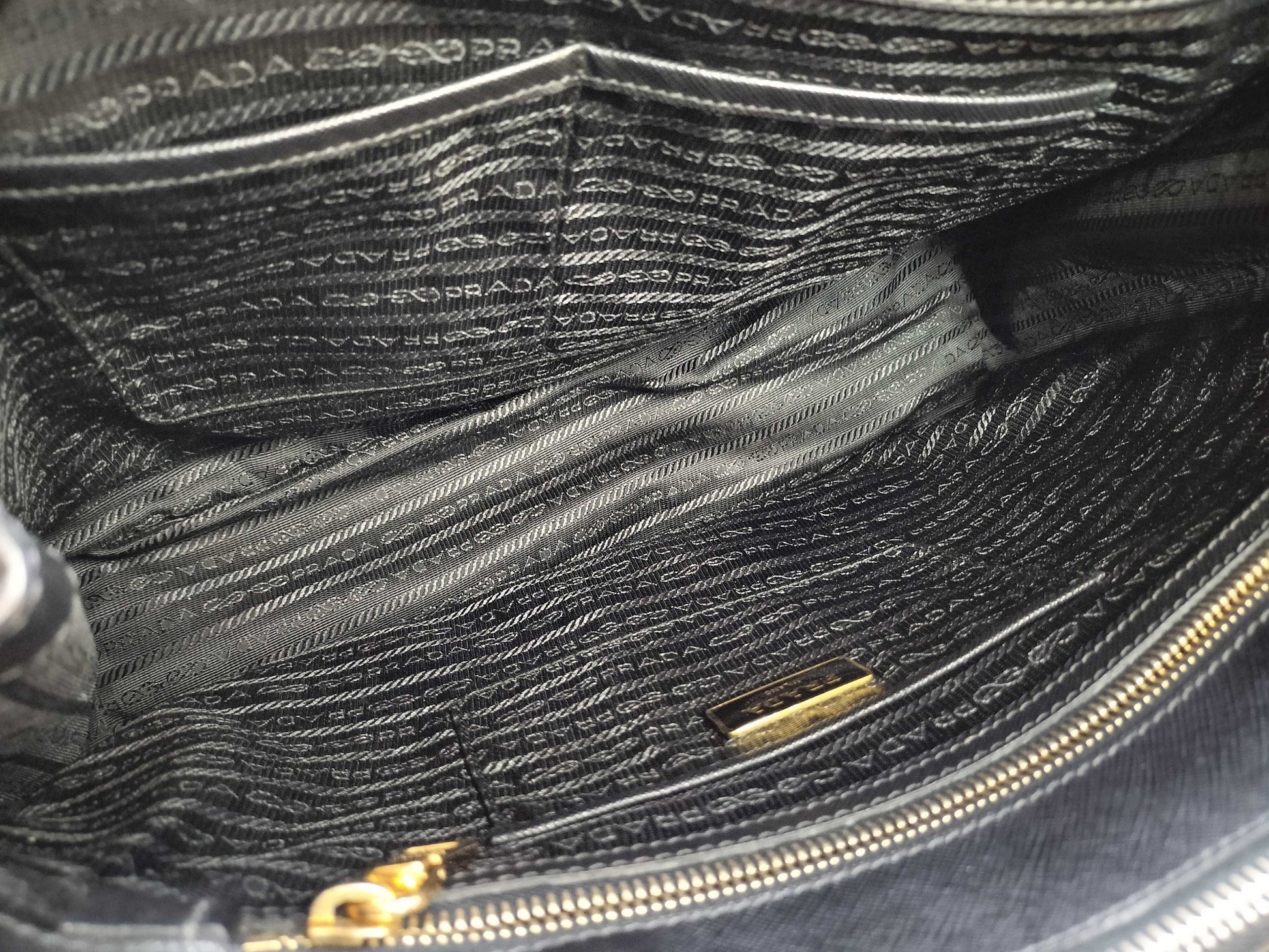 PRADA PRADA Prada Saffiano Black Handbag