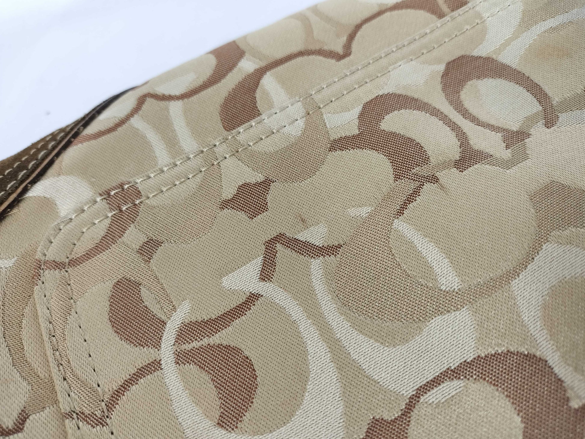 COACH Signature COACH Shoulder Bag Signature Shoulder Bag