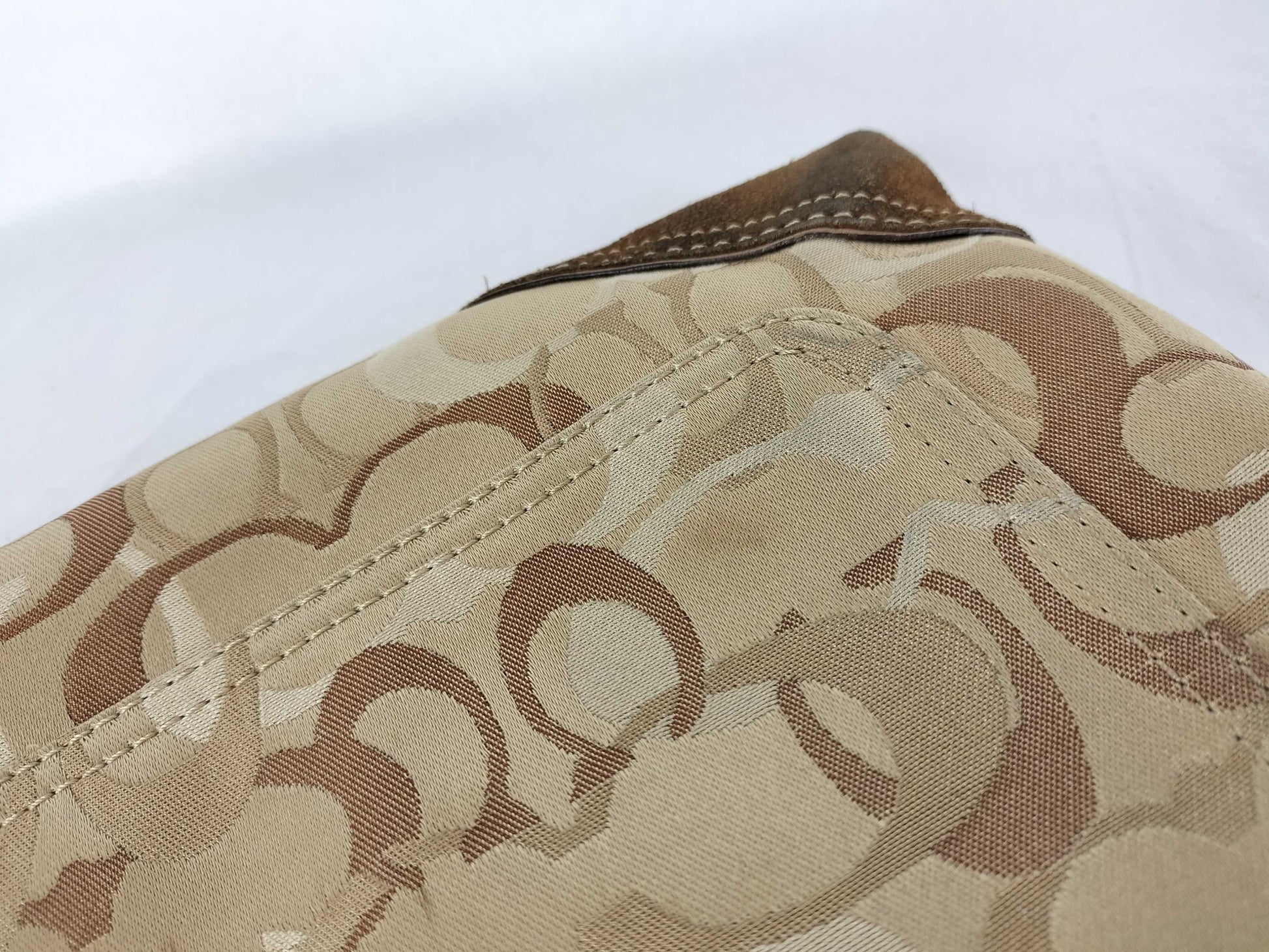 COACH Signature COACH Shoulder Bag Signature Shoulder Bag