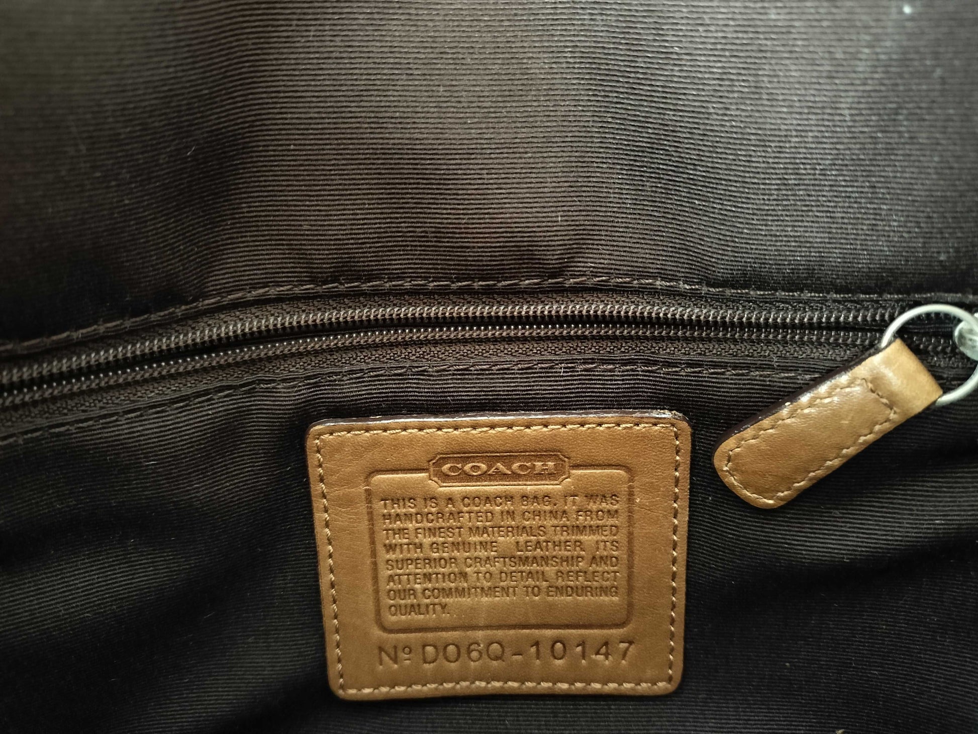 COACH Signature COACH Shoulder Bag Signature Shoulder Bag