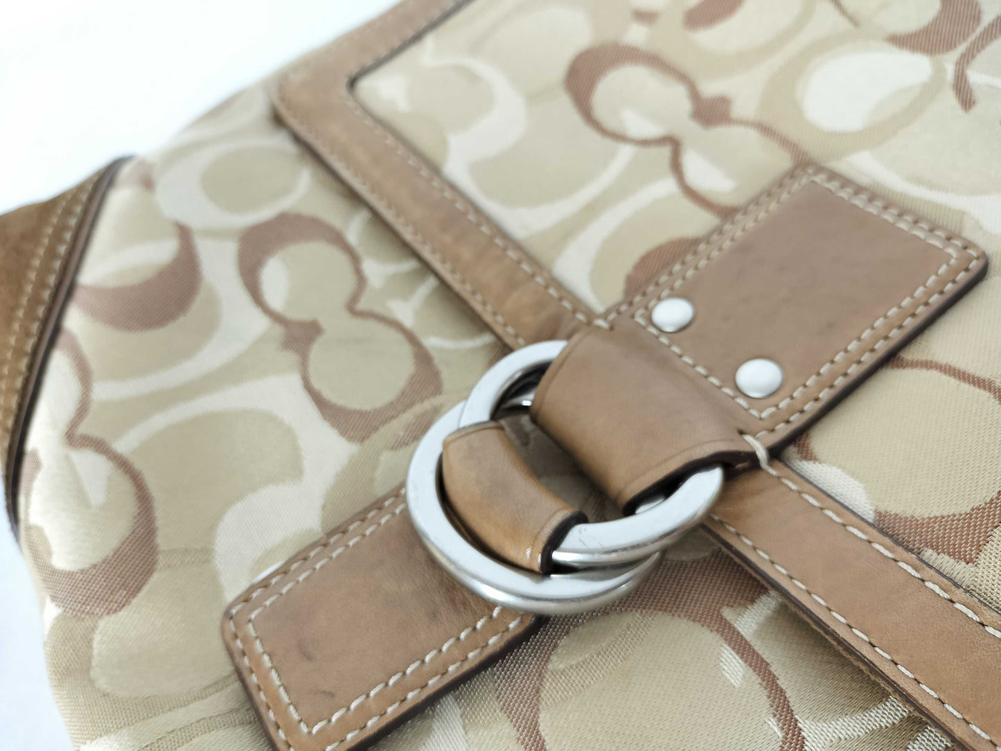 COACH Signature COACH Shoulder Bag Signature Shoulder Bag