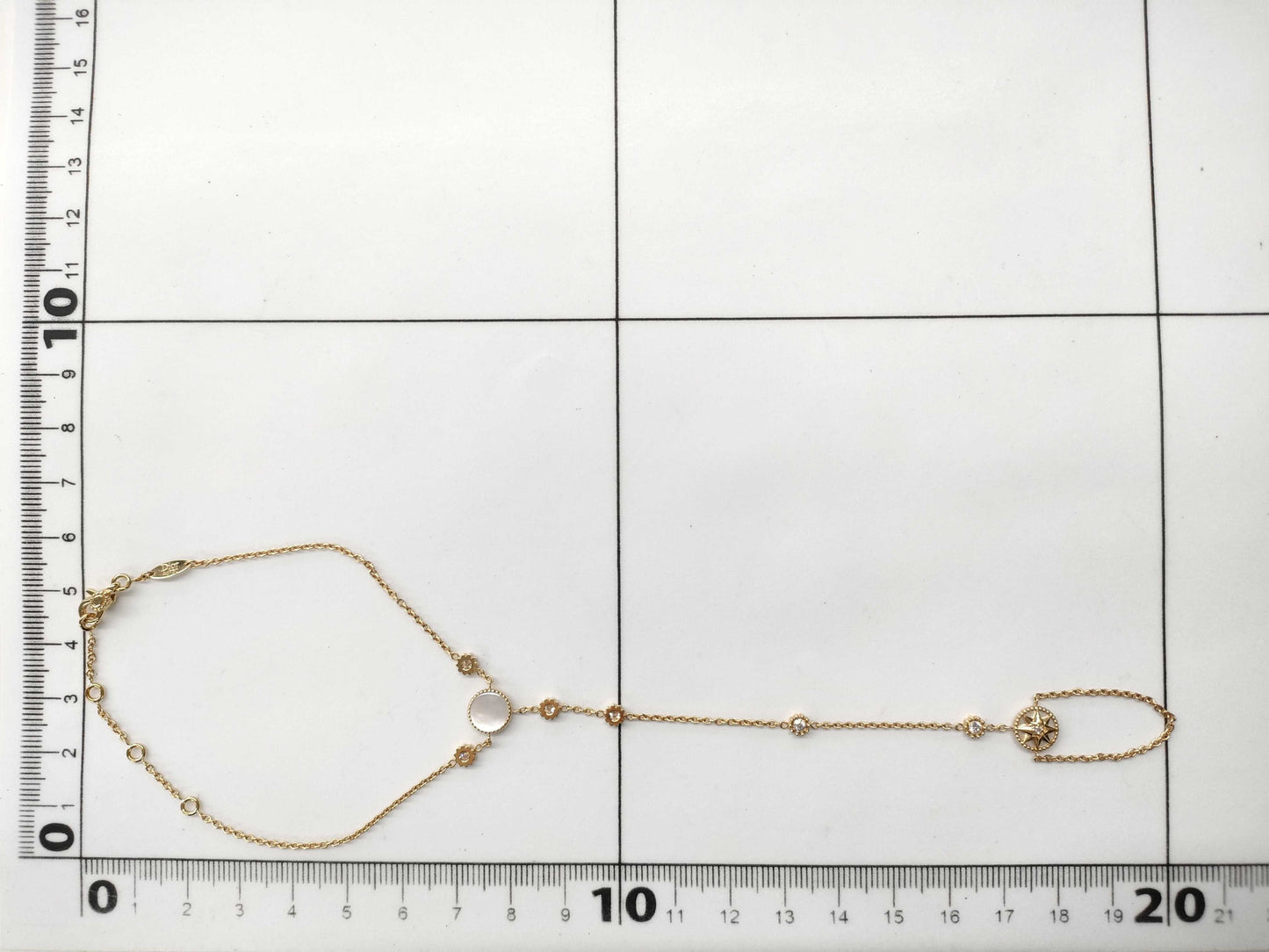 Dior Rose De Vin Shell Diamond Bracelet/Bangle in Yellow Gold and Au750, 4.8g 