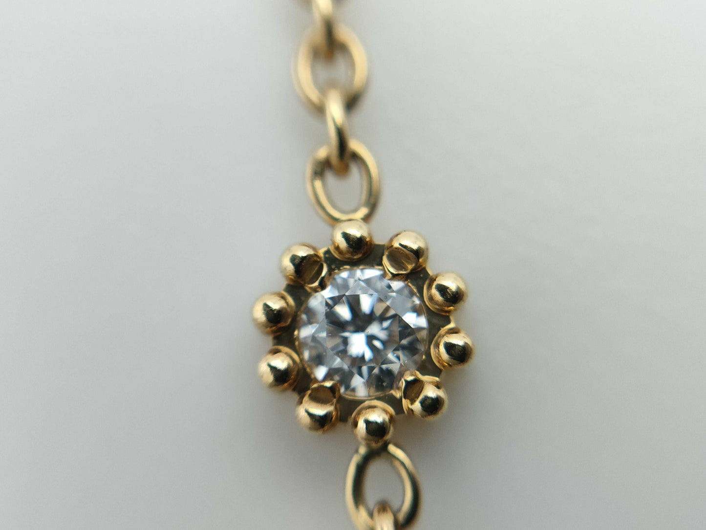 Dior Rose De Vin Shell Diamond Bracelet/Bangle in Yellow Gold and Au750, 4.8g 