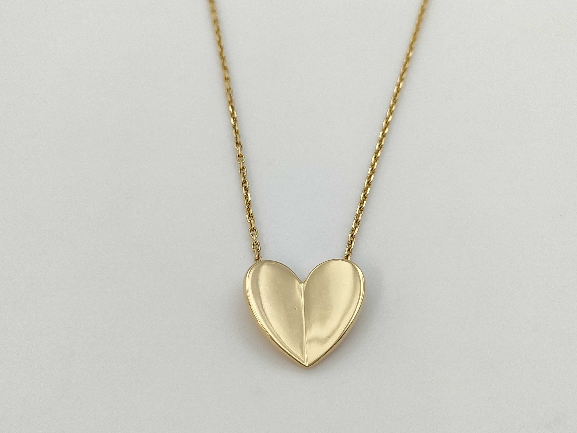 Van Cleef & Arpels Frivole Heart Necklace in Yellow Gold 750, 5.7g 