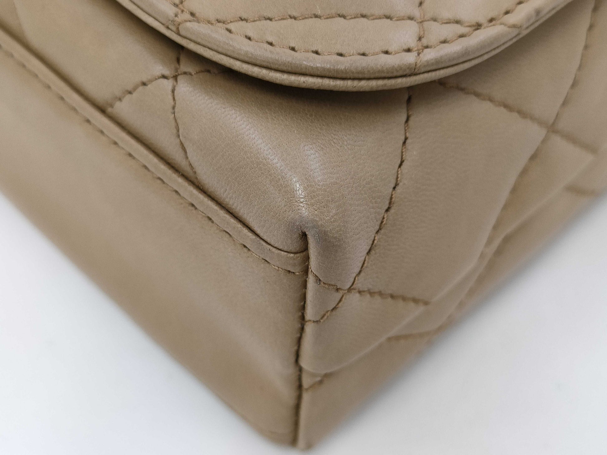 CHANEL Leather Shoulder Bag