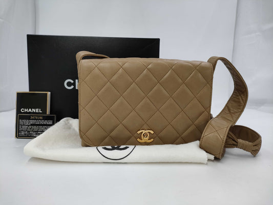 CHANEL Leather Shoulder Bag