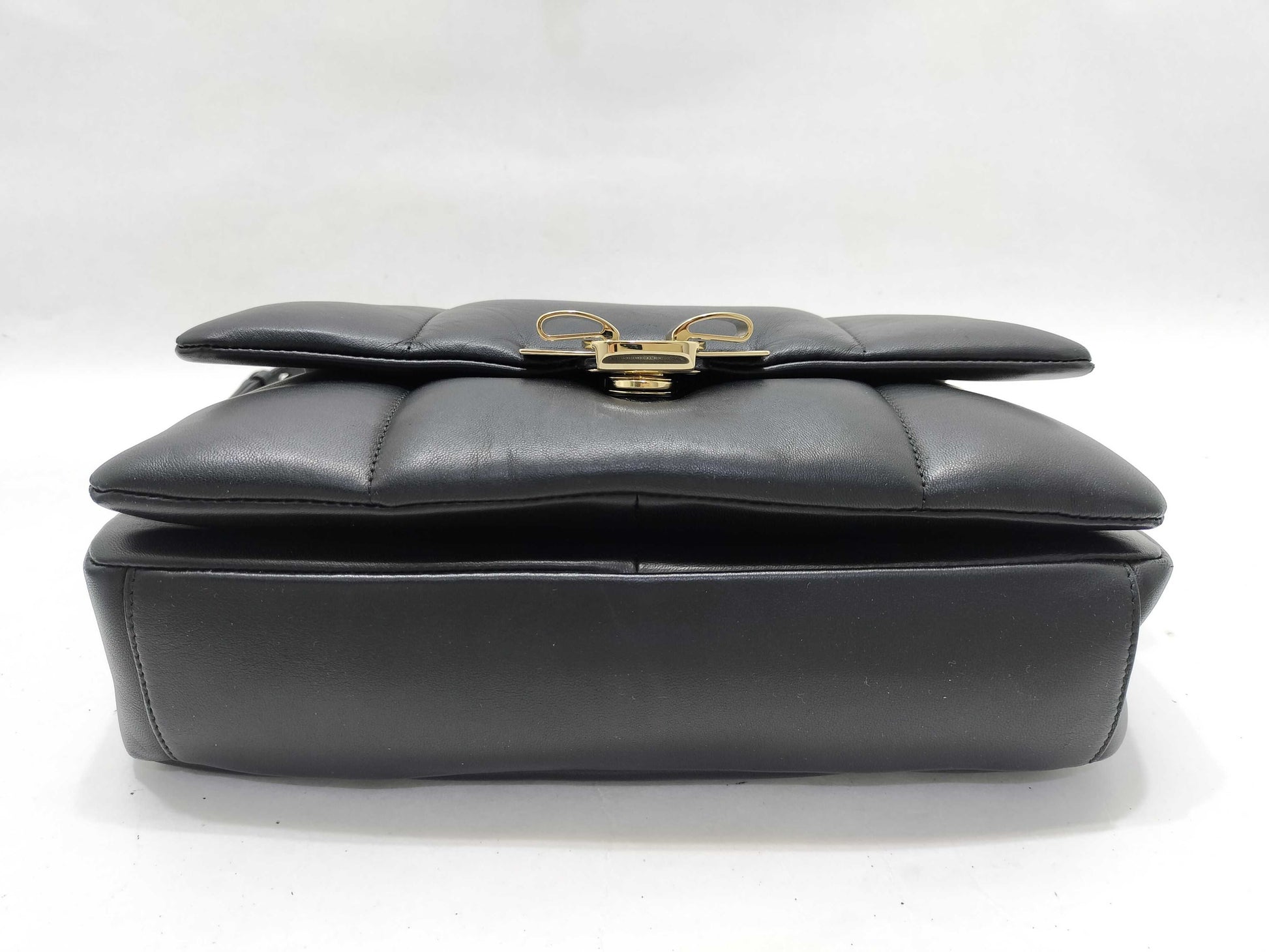 Salvatore Ferragamo Vara Vara Ribbon Chain Shoulder Bag