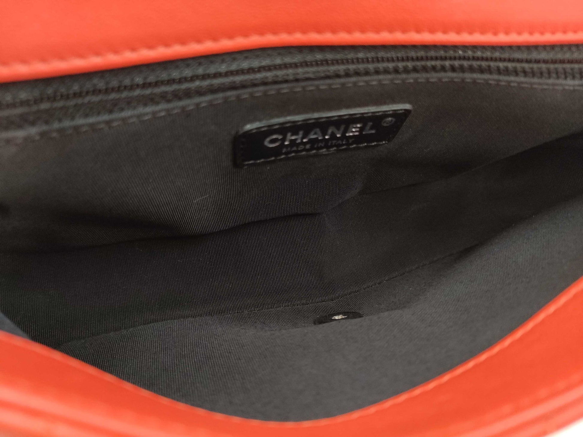 CHANEL Matelasse Shoulder Bag Red Shoulder Bag