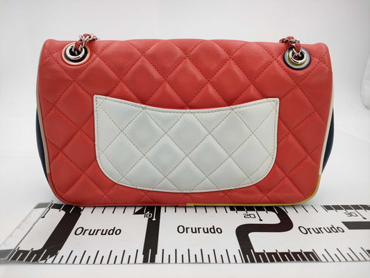 CHANEL Matelasse Shoulder Bag Red Shoulder Bag