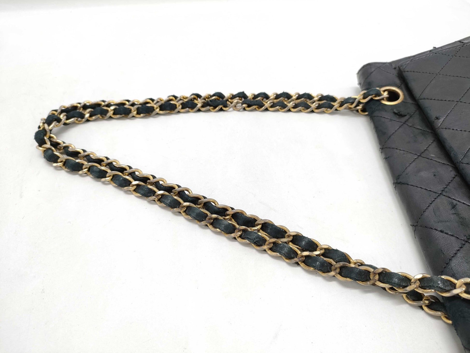 CHANEL Matelasse Lambskin Single Flap Single Chain Bag in Black with Gold Hardware, Shoulder Bag