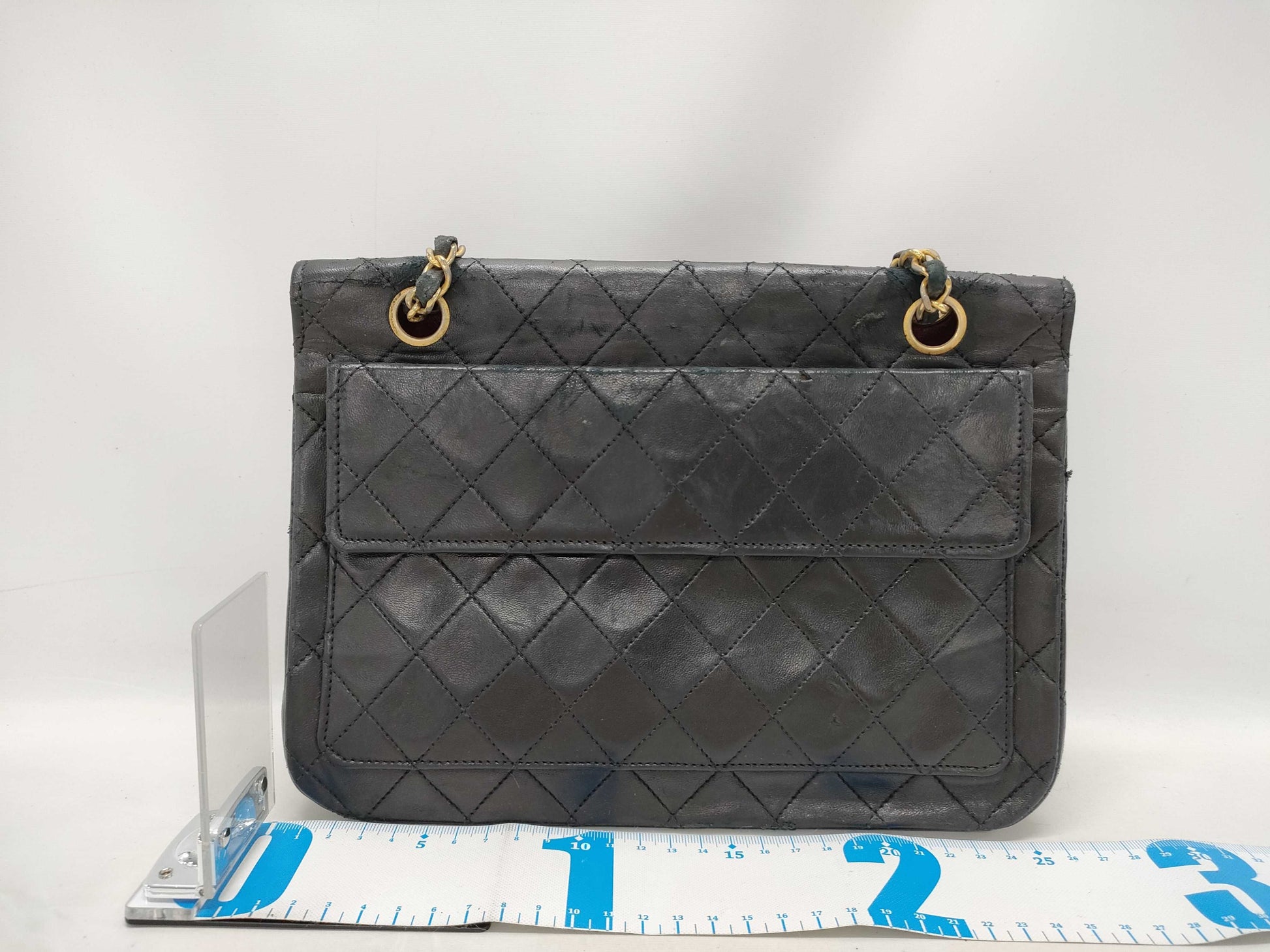 CHANEL Matelasse Lambskin Single Flap Single Chain Bag in Black with Gold Hardware, Shoulder Bag